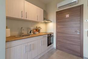 Luxurious Suites Elegance