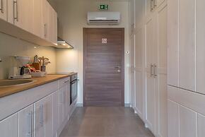 Luxurious Suites Elegance