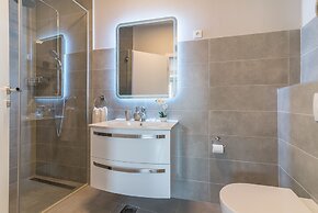 Luxurious Suites Elegance