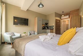 Luxurious Suites Elegance