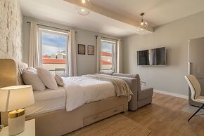 Luxurious Suites Elegance