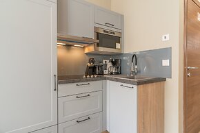 Luxurious Suites Elegance