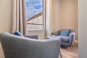 Luxurious Suites Elegance