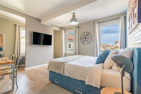 Luxurious Suites Elegance