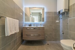 Luxurious Suites Elegance