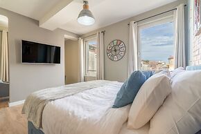 Luxurious Suites Elegance