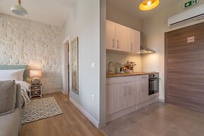 Luxurious Suites Elegance