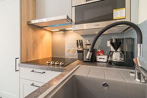 Luxurious Suites Elegance