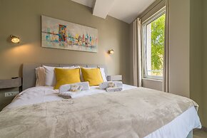 Luxurious Suites Elegance