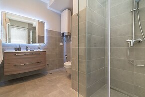 Luxurious Suites Elegance