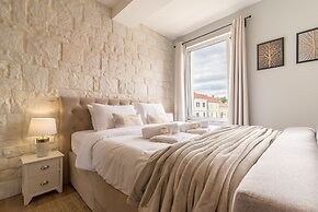 Luxurious Suites Elegance