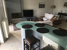 Cozy Flat With Acropolis View