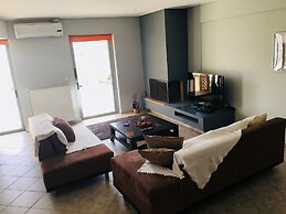 Cozy Flat With Acropolis View