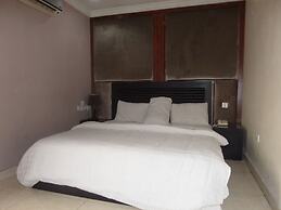 Serena Hotel & Suites