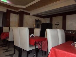 Serena Hotel & Suites