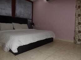 Serena Hotel & Suites