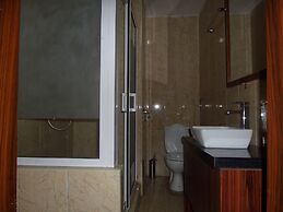 Serena Hotel & Suites