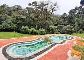 Mindo Loma Bird Lodge