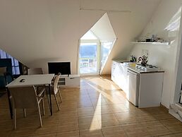 3 House Apart