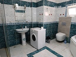 3 House Apart