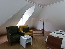 3 House Apart