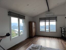 3 House Apart