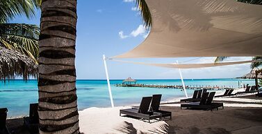 Cadaques Caribe Apartment