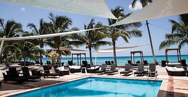 Cadaques Caribe Apartment