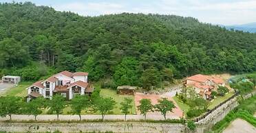 Gyeongju Woorinuri Pension