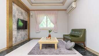 Gyeongju Woorinuri Pension