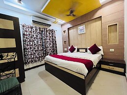 Hotel Goodluck Residency