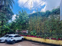 Hotel Goodluck Residency