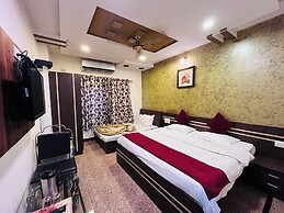 Hotel Goodluck Residency