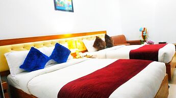 Hotel Khan Palace