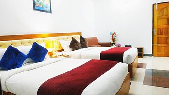 Hotel Khan Palace