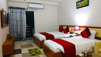 Hotel Khan Palace