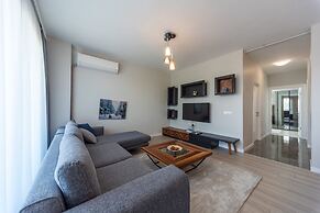 Green Hills Suites