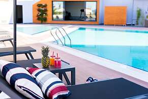 Green Hills Suites
