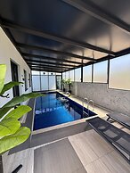 Green Hills Suites