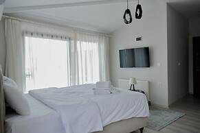 Green Hills Suites