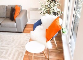 Bright 2BR Apartments Quays