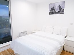 Bright 2BR Apartments Quays