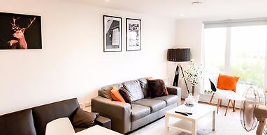 Bright 2BR Apartments Quays