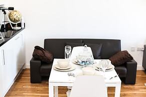 Bright 2BR Apartments Quays
