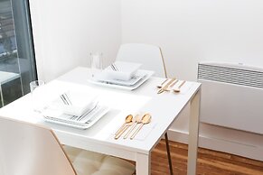Bright 2BR Apartments Quays