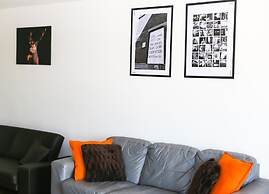 Bright 2BR Apartments Quays