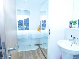 Bright 2BR Apartments Quays