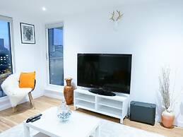 Bright 2BR Apartments Quays