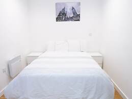 Bright 2BR Apartments Quays