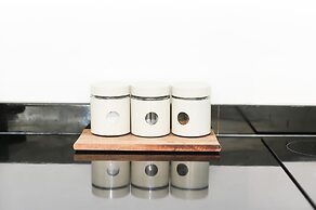 Bright 2BR Apartments Quays